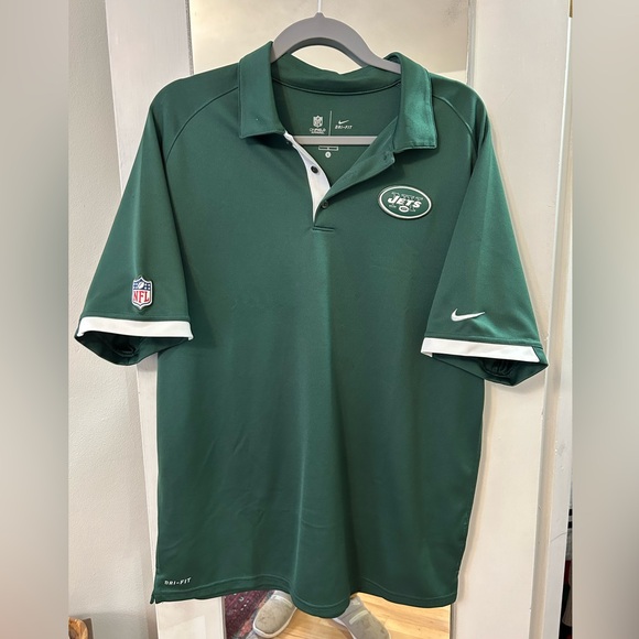 Assorted Men’s active wear shirts with NY Jets logo. - Picture 16 of 16